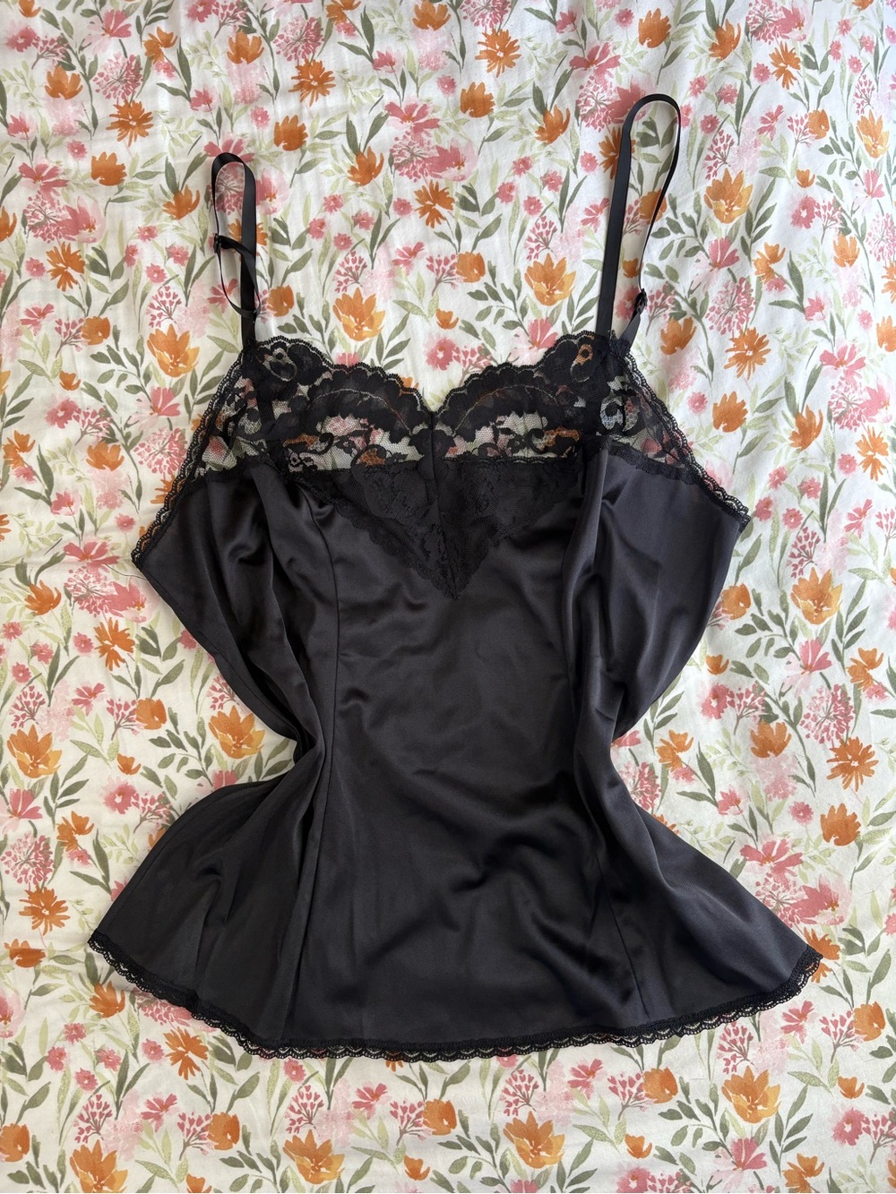 Vassarette Black Lace Cami Tank Top Size Medium